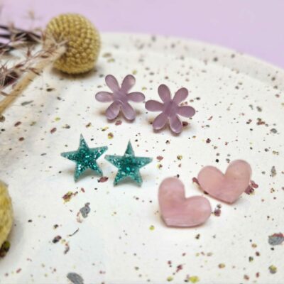 Petits clous d'oreilles - cœurs, étoiles, fleurs